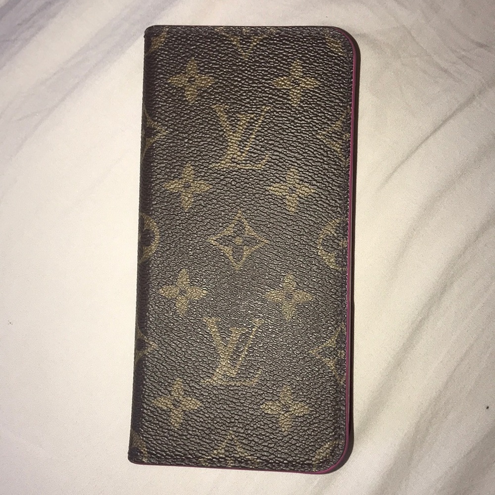 louis vuitton phone case (7+)